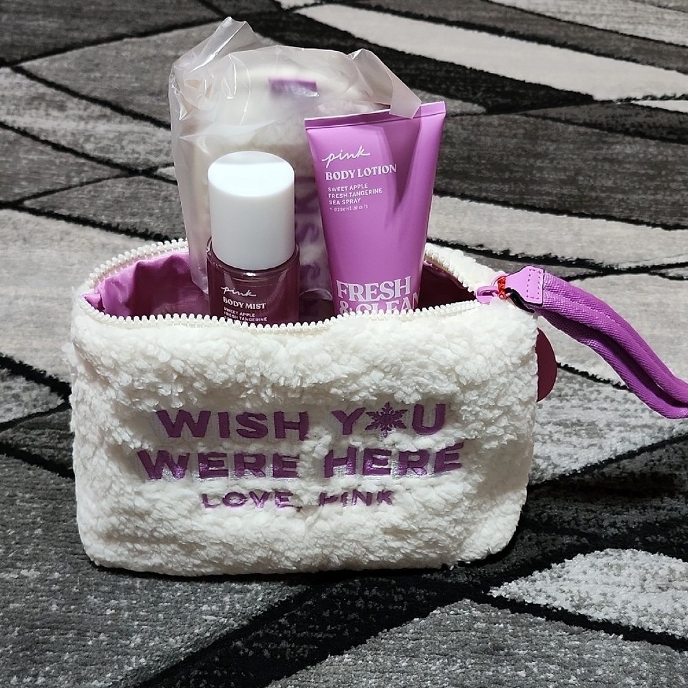 VS PINK FRESH & CLEAN 4-PIECE PERFECT GIFT SET